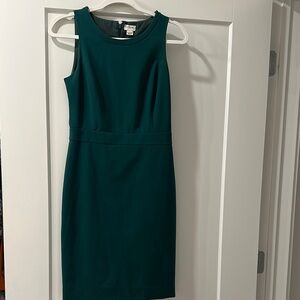 Elegant Green Sleeveless Dress